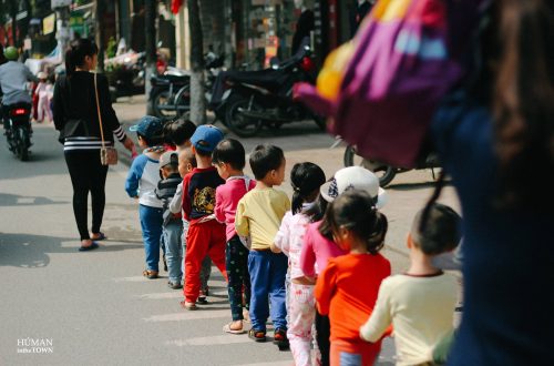 In the town #14: Đến trường